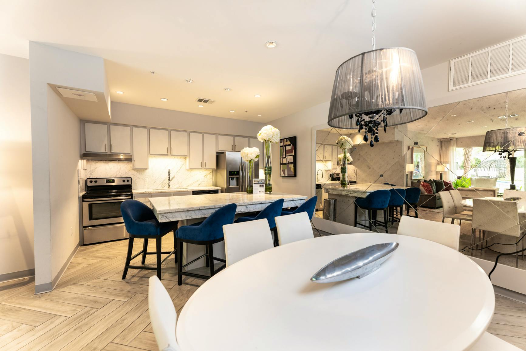 Pet Friendly Apartments in Houston, TX Tour Portico Kirby